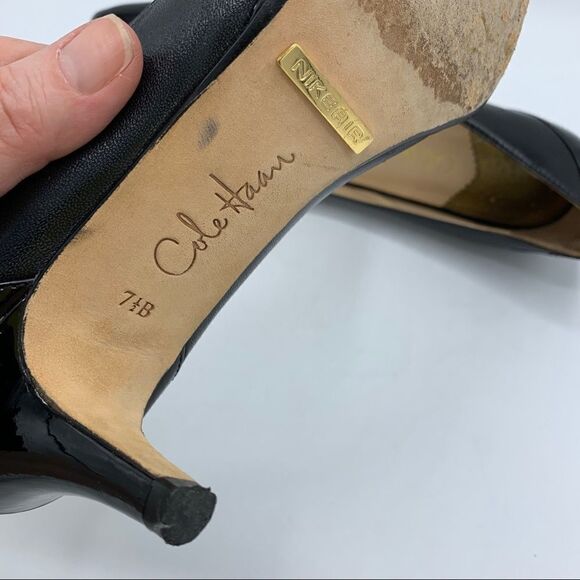 Cole Haan Black and Patent Leather Cap Toe Modest Heel Career Pumps Sz 7.5 - Picture 11 of 15